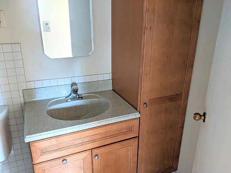 156 Asbury Ave #4 — Photo 7