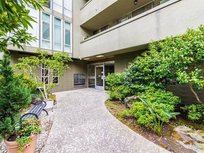 398 Adams St APT 207, Oakland, CA, 94610
