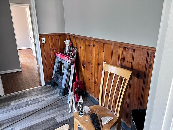 4th image of 3531 Burke Ave #2