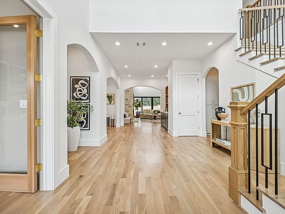 5th image of 1811 Bermuda St