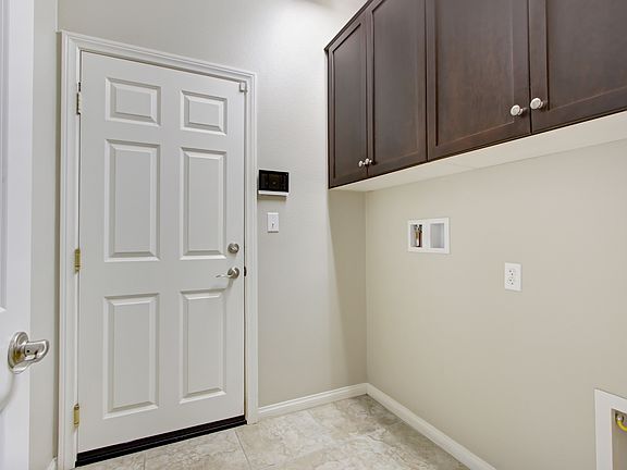 5th image of 15818 Vienna Ln