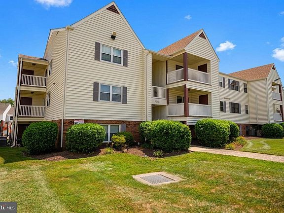 5th image of 102 Chesterfield Ln APT 302