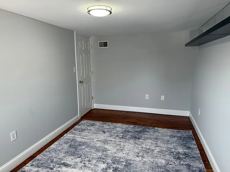 9 Cedar Ave — Photo 13