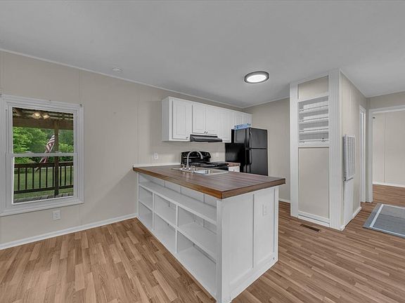 4th image of 181 Medley Ln