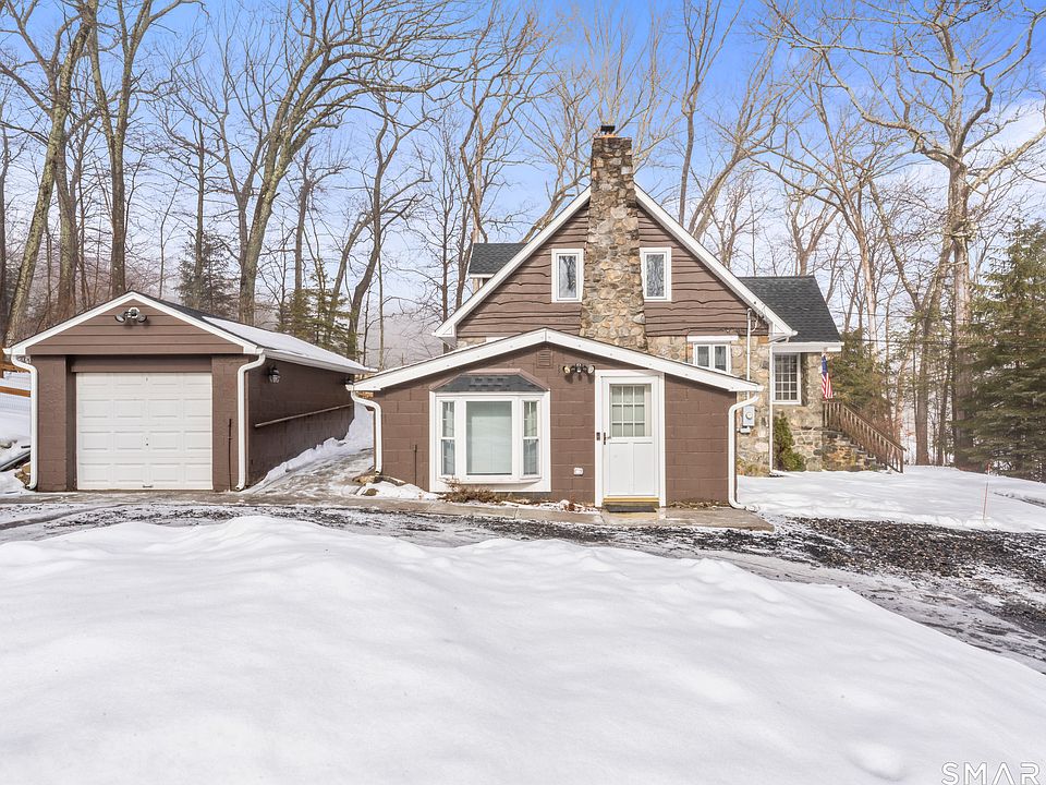 1st image of 8 Perry Lane