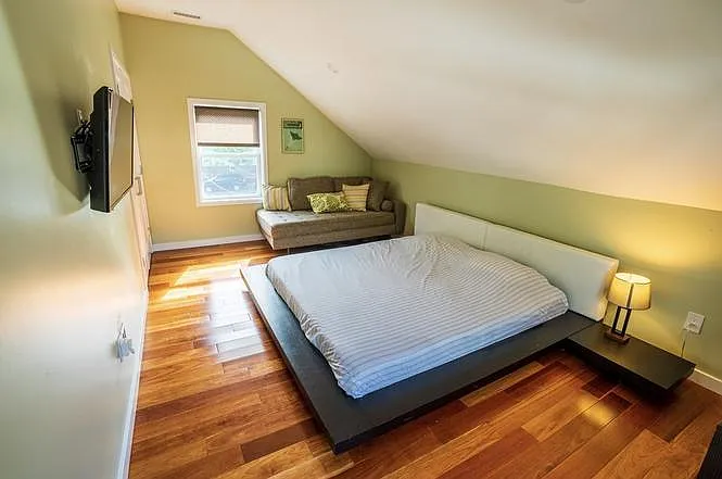 73R Rush St — Photo 16