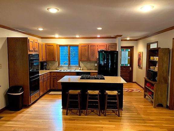 3rd image of 308 Pine Hill Dr