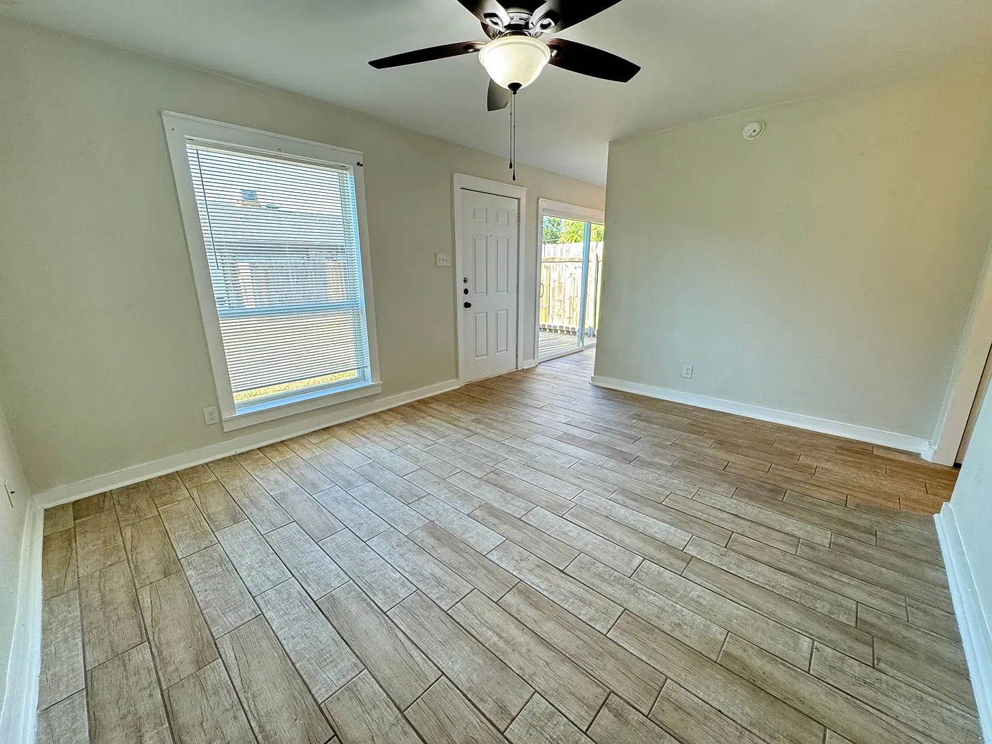 2316 Andover Dr — Photo 2