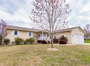 400 Ridgeview Dr, Ridgedale, MO 65739