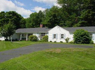 7 Steeples Rd S, Washington Depot, CT 06794