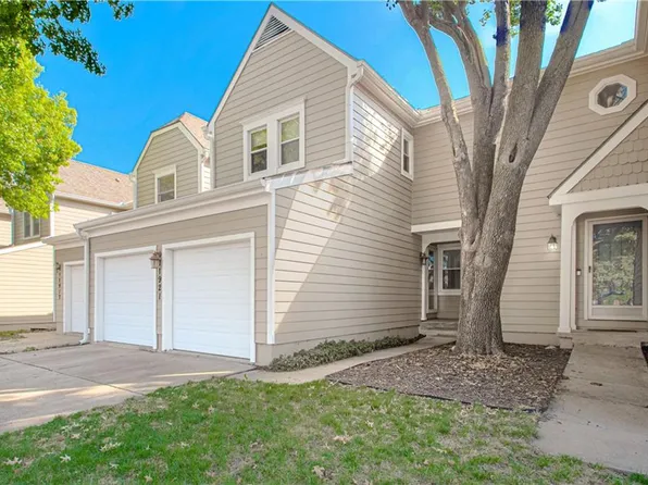 11921 Centennial Dr, Overland Park, KS 66213