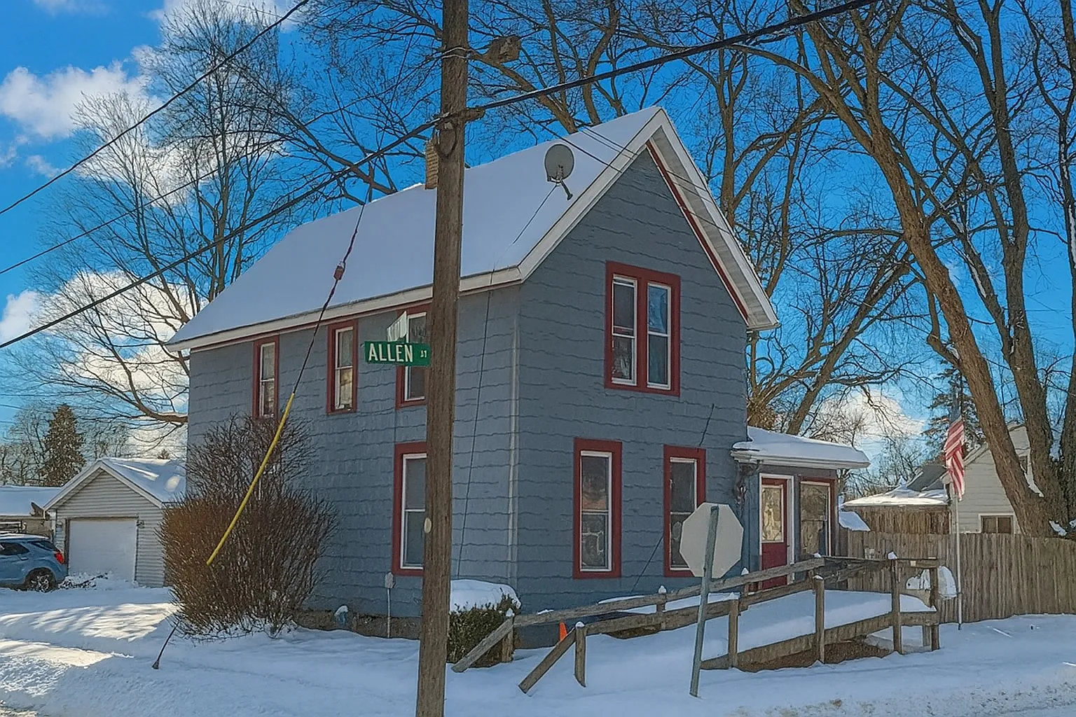 116 Allen St photo 1