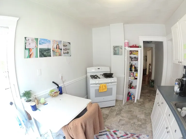 241 Freeman St #1E — Photo 13