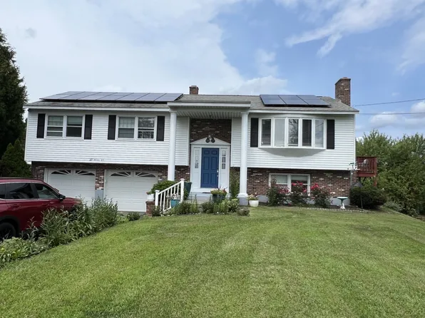 27 Hill St, Leominster, MA 01453