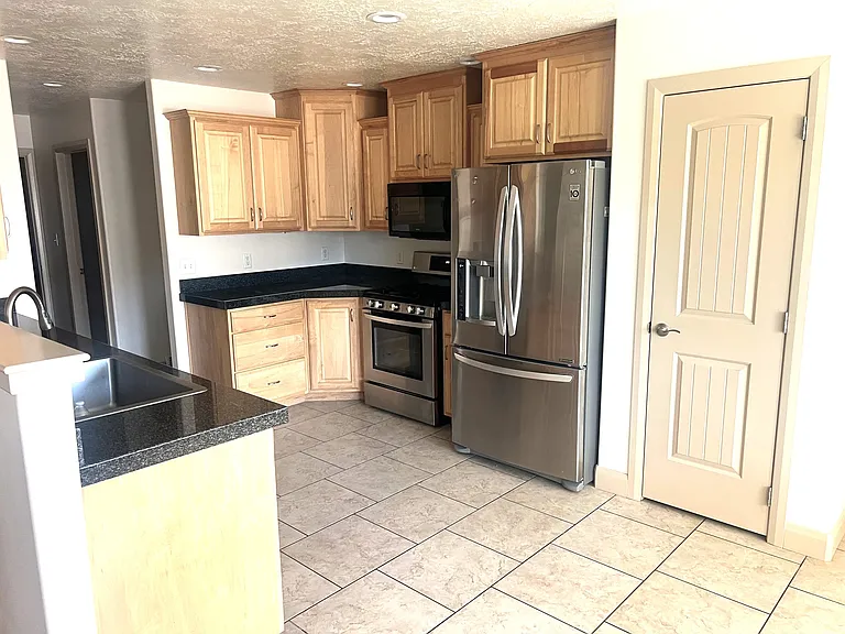 320 S 1125th Way W — Photo 4