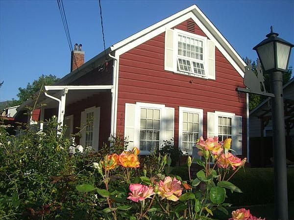 1st image of 468 N School St