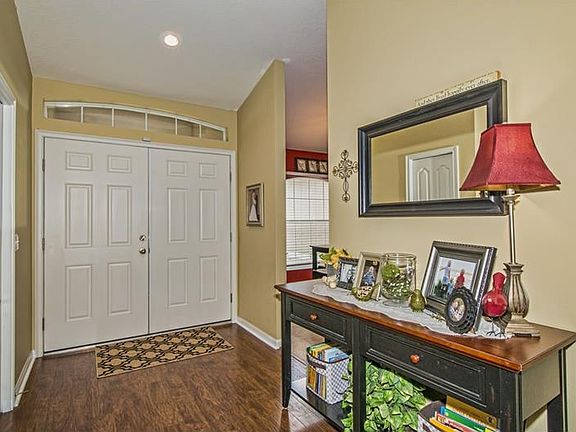 4th image of 8414 Greystone Dr