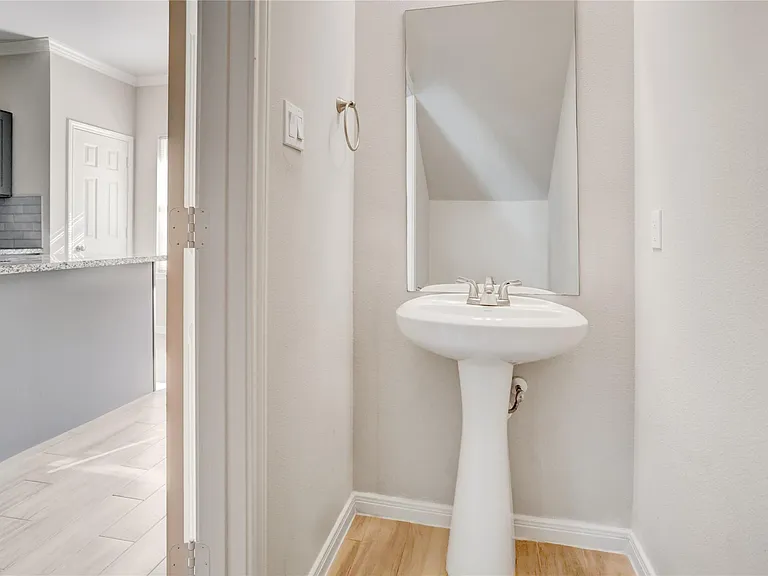 1045 Marcolin St #B — Photo 6