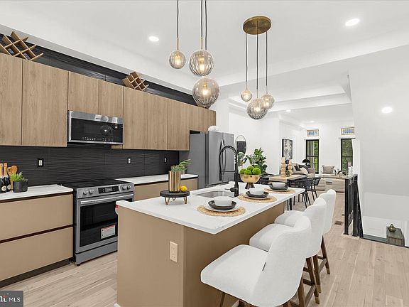 3rd image of 2321 Madison Ave