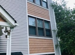 68 Heritage Ln #313, Hamburg, NJ 07419