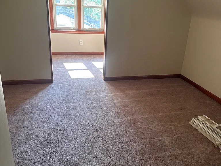1813 Robbins Ave — Photo 8