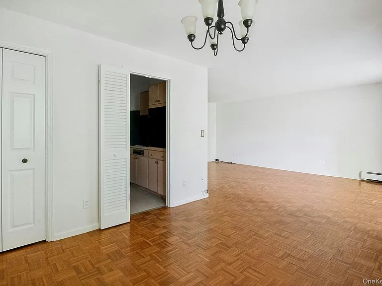 500 Central Park Ave #145 — Photo 8