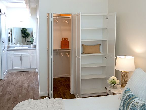 5th image of 120 S Roosevelt Ave APT 17
