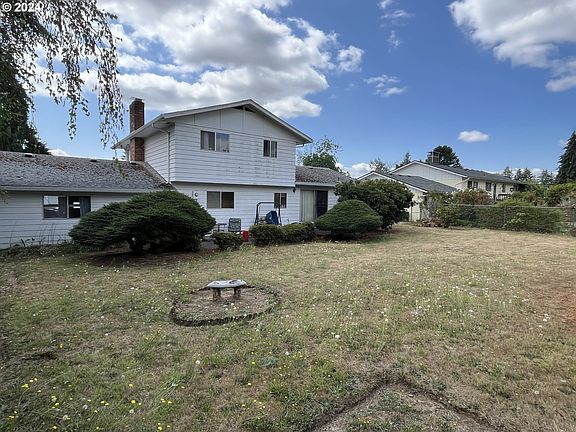 4th image of 4308 NE 49th St