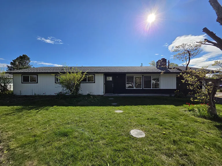 1601 S Yelm St — Photo 3