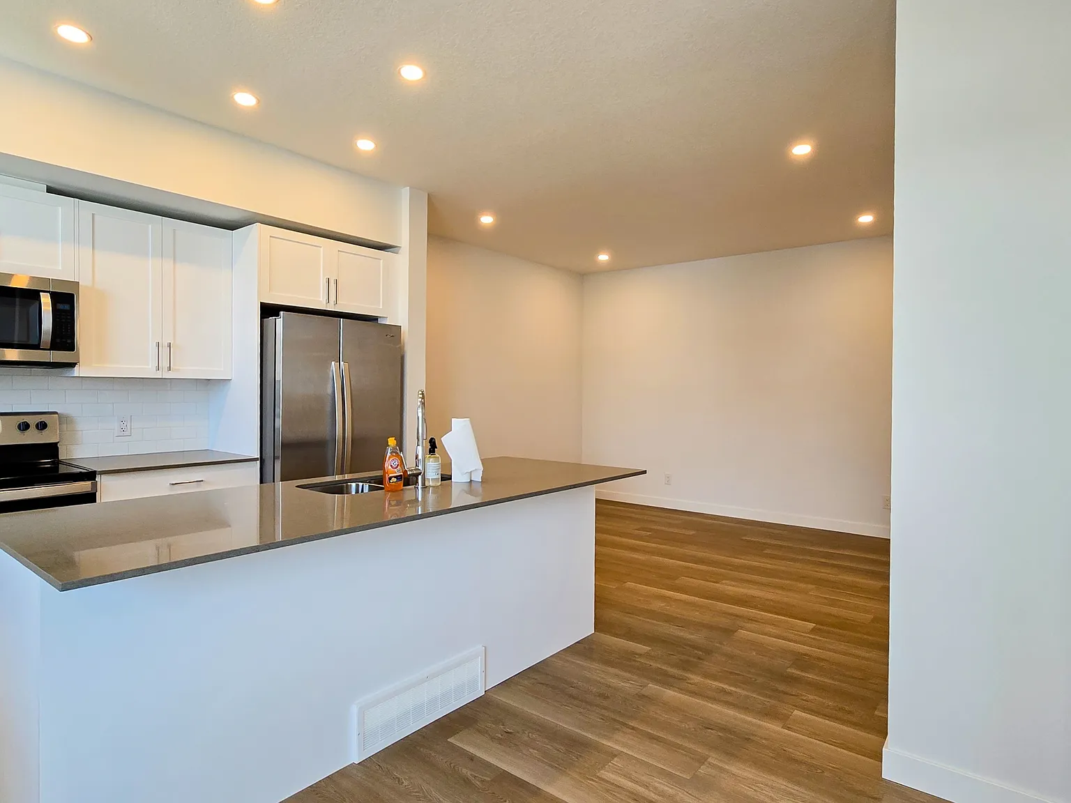 65 Belvedere Point SE - Unit 325, Calgary - Unit 325 — Photo 2