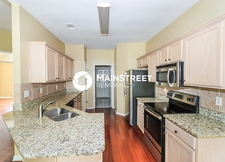8423 Shady Elm Dr — Photo 5