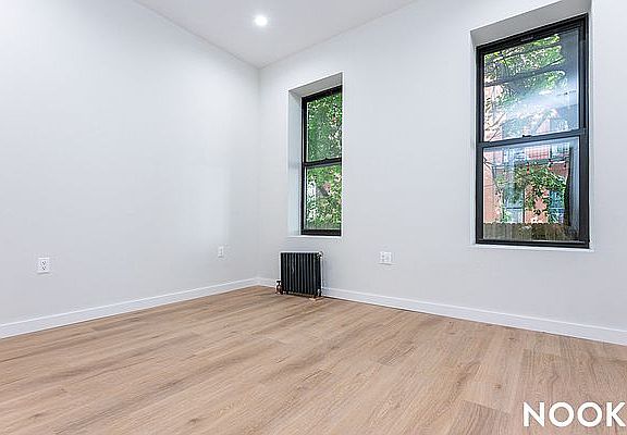 4th image of 145 Somers St #1