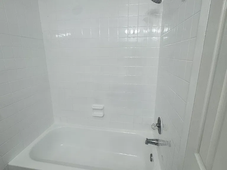 8560 Channelview Cir — Photo 5