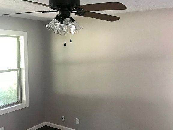 5th image of 1164 N Lee Dr