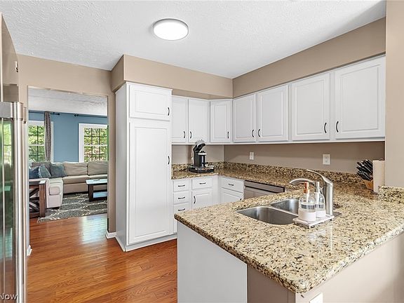 4th image of 103 Cliffside Commons Dr #103