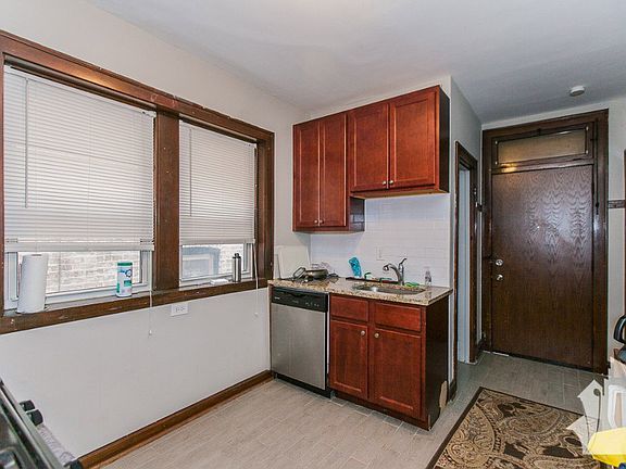 3rd image of 3511 N Damen Ave #1