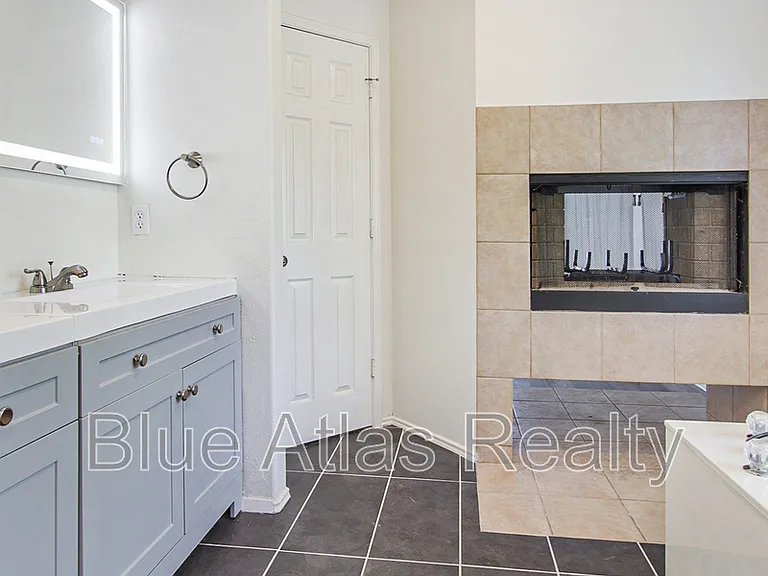 5717 Parkwood Trl — Photo 15