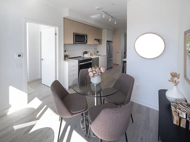 4365 Bloor St W — Photo 1