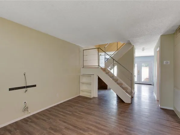 912 E Village Ln, Austin, TX 78758