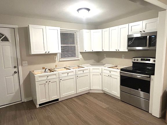 4th image of 136 Southaven Ave