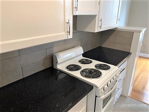 4th image of 300 16th Ave APT 205