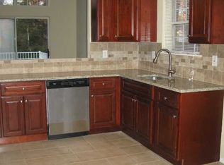 122 Owls Nest Ct, Manorville, NY 11949