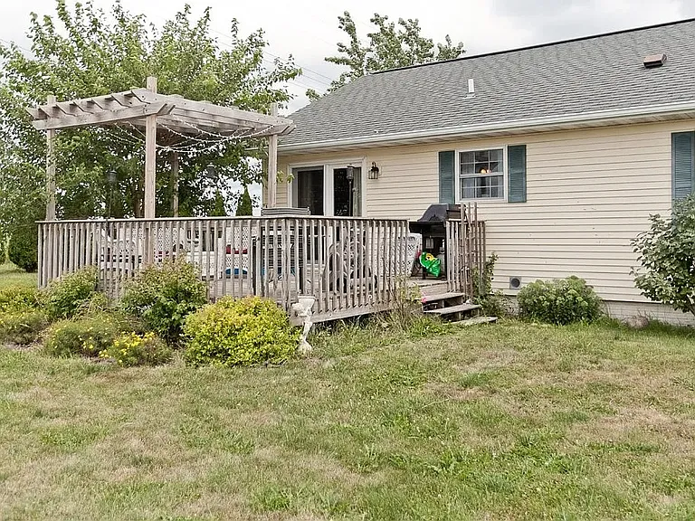2405 Taylor Ave — Photo 12