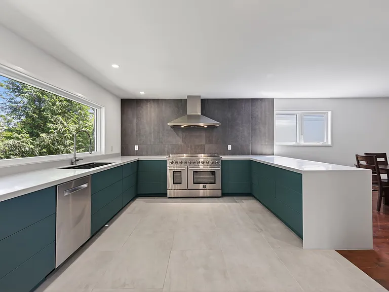 898 Explorer Ln — Photo 9