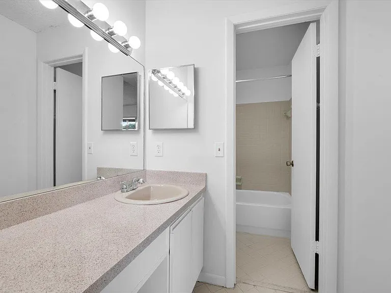 4718 NW 82nd Ave #1706 — Photo 6