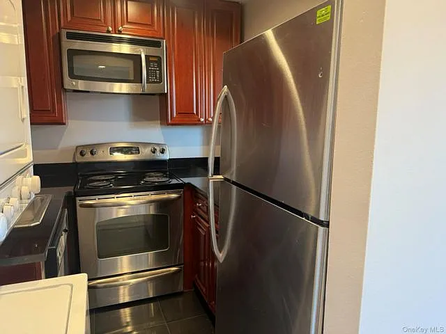 140 McGlynn Pl — Photo 8