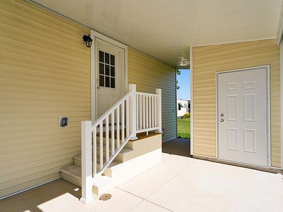 3rd image of 845 Sabal Palm Dr