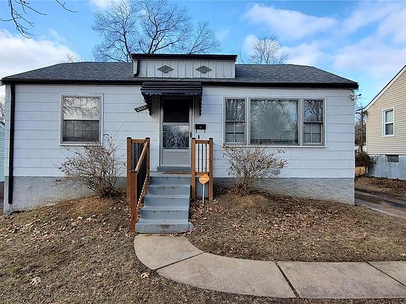 2nd image of 2001 Bainbridge Dr