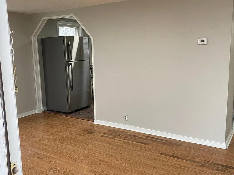 720 S Kansas Ave — Photo 4