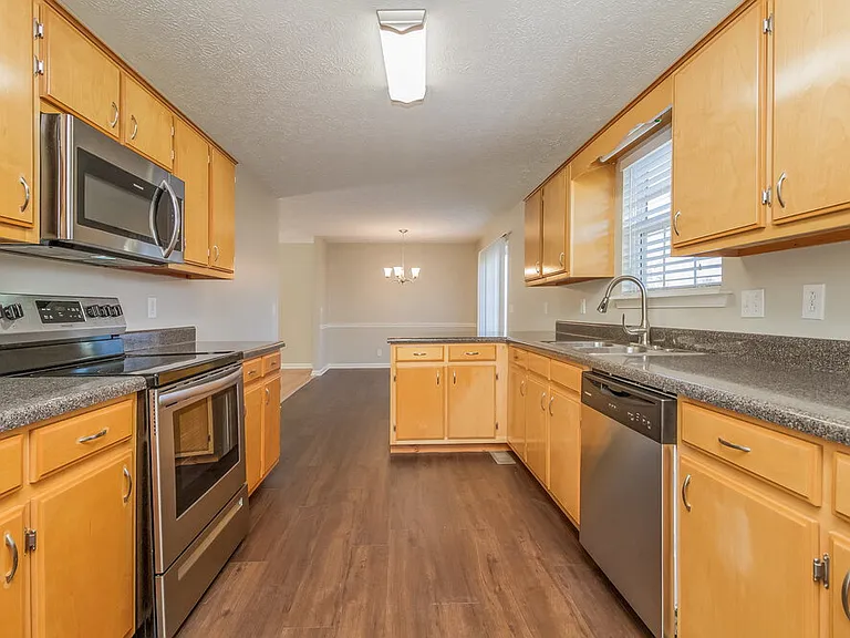 7835 Rainey Dr — Photo 6